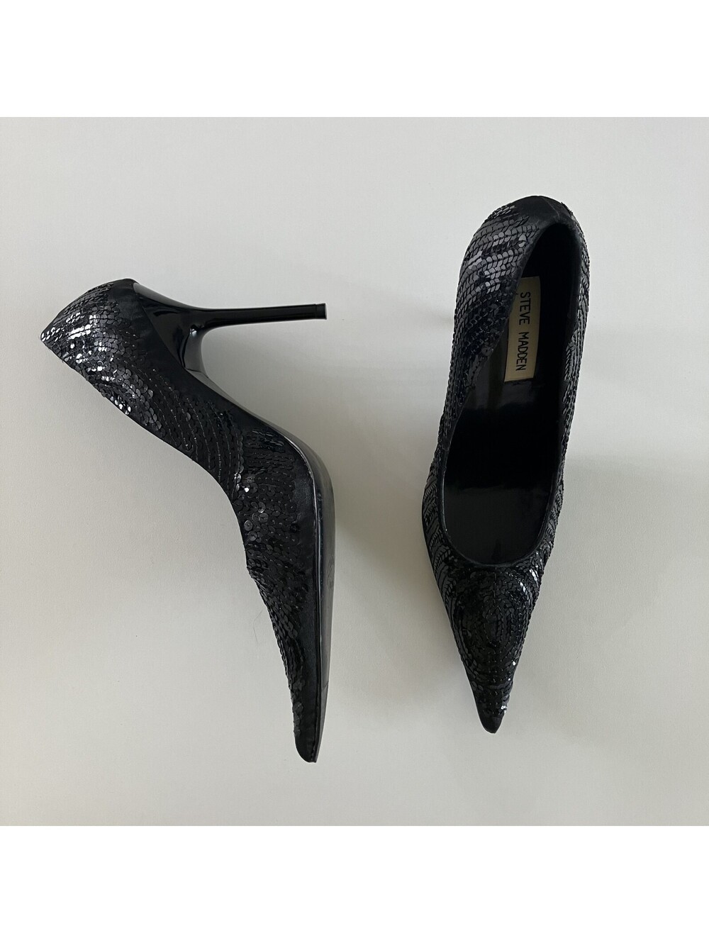 Black Sequined Sparkle Pointed Toe Stilletto Heels Steve Madden FLAW Sz 9